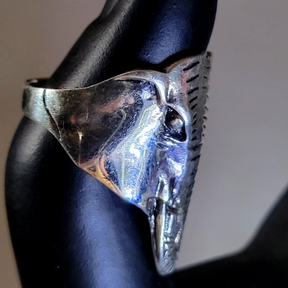 Solid 925 Silver Elephant Ring - Picture 3 of 4